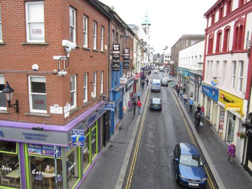 Derry_BusyStreet