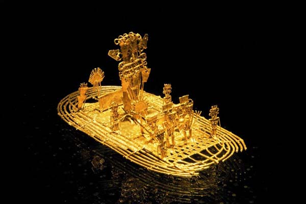 Gold museum with Rob HK3Cw in Bogotá as HK3/WJ2O, in Colombia.